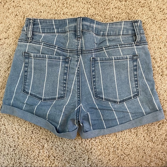 Striped Light Jean Shorts - Picture 2 of 3